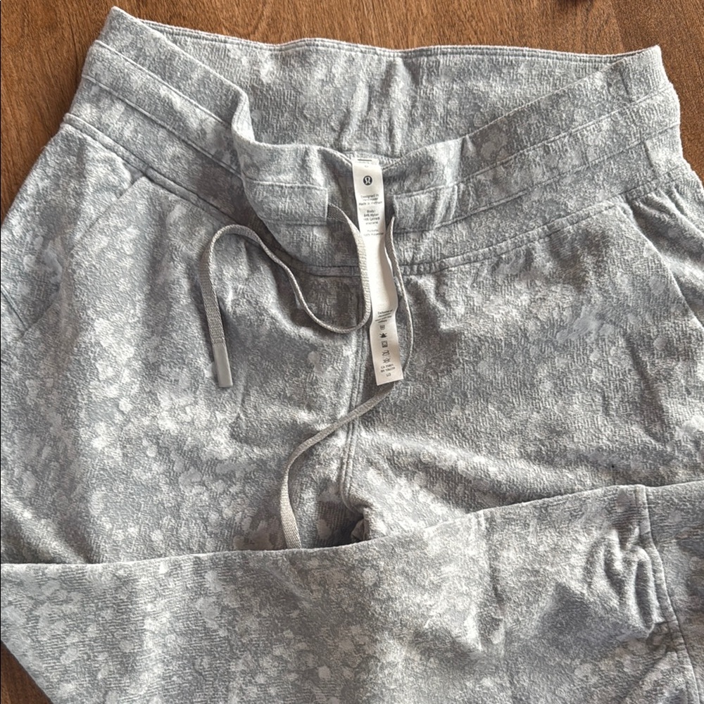 lululemon athletica Gray Patterned Pants